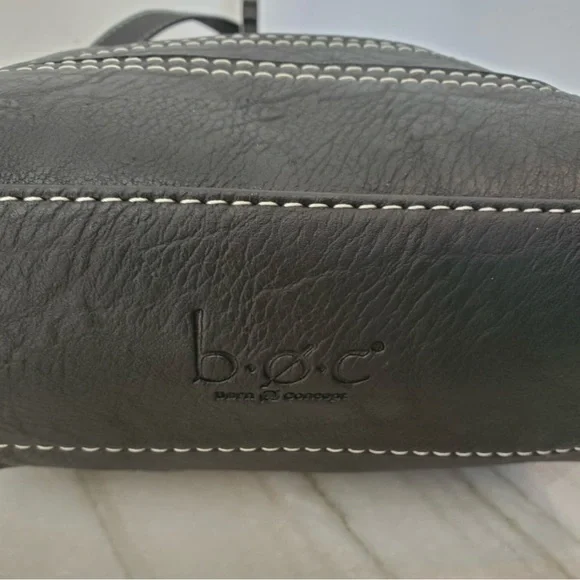 b.o.c. Crossbody Bag w/ phone charger NWT - Picture 6 of 11